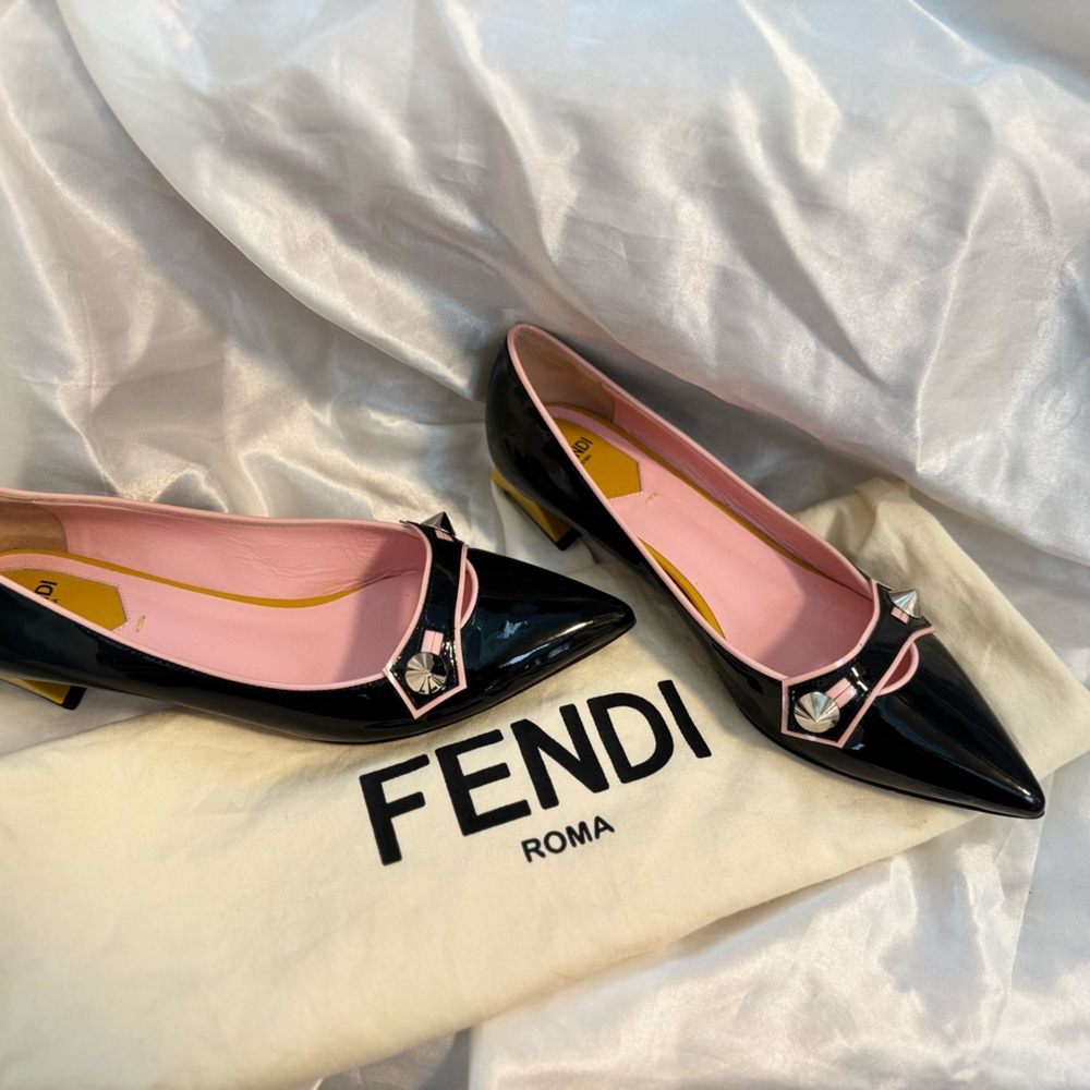Fendi Black Patent Pumps - Picture 2 of 11